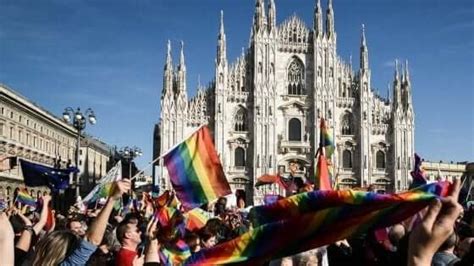 incontro gay milano|Guida Milano Gay 2025: bar, club, saune e altro gay